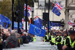 Konečně brexit: Británie po skoro 50 letech odešla z EU. Co se změní?