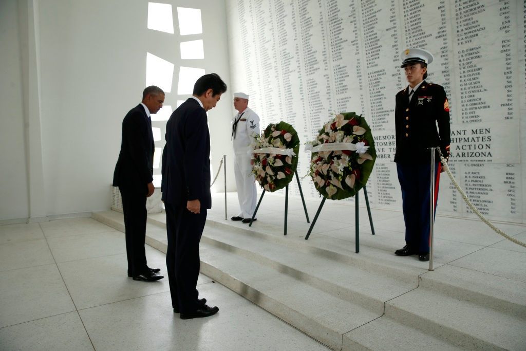 Barack Obama a Šinzó Abe v Pearl Harboru