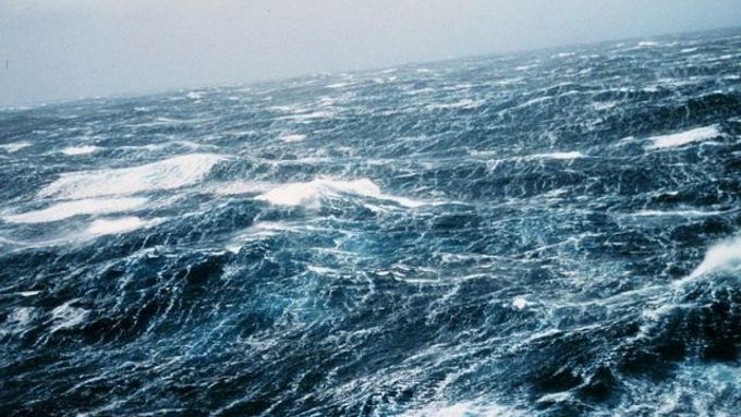 Obří vlny mají na svědomí řadu námořních neštěstí