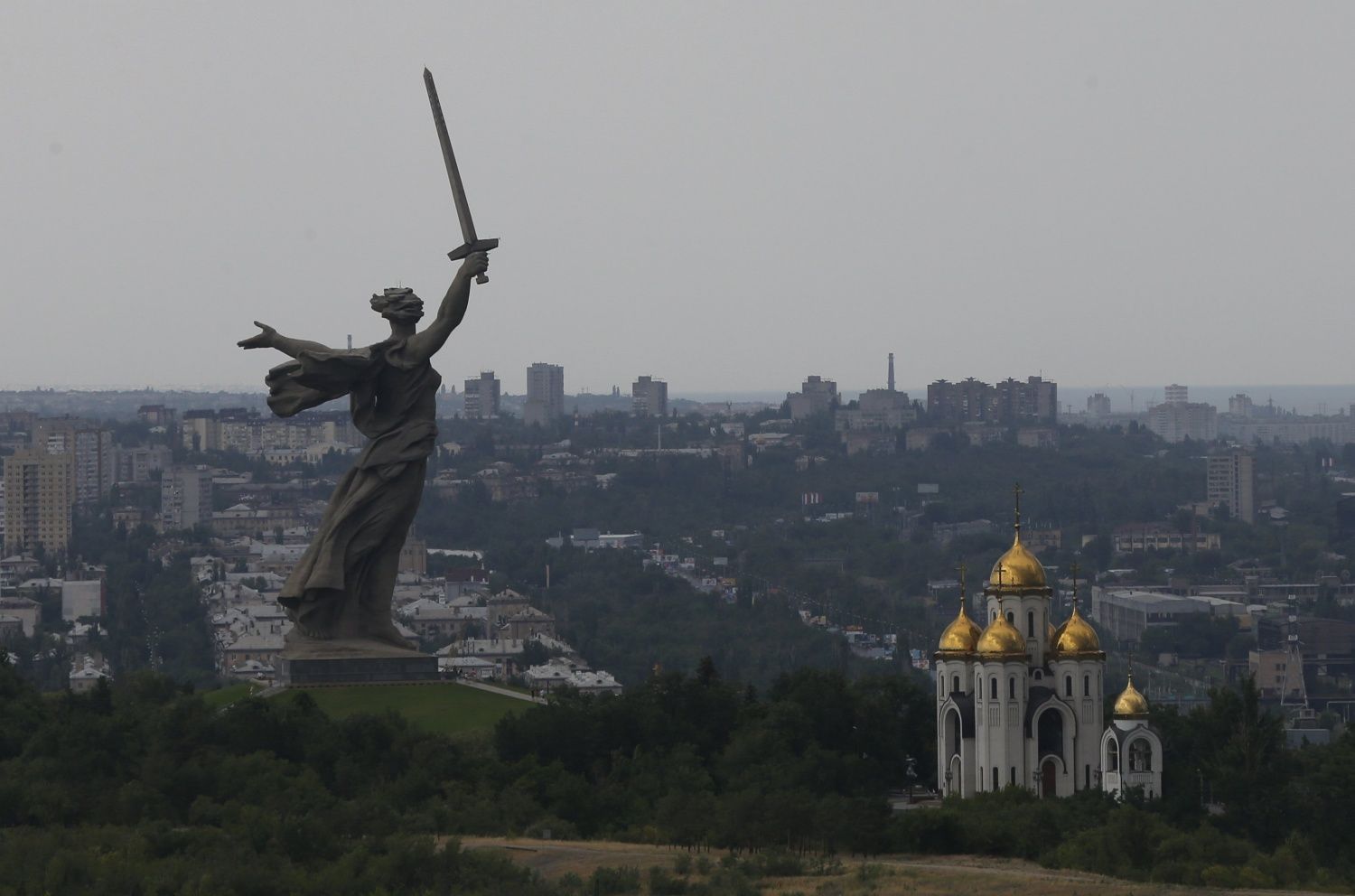 Příprava na MS 2018: Volgograd - Mamajevovo návrší se sochou Matky Rusi
