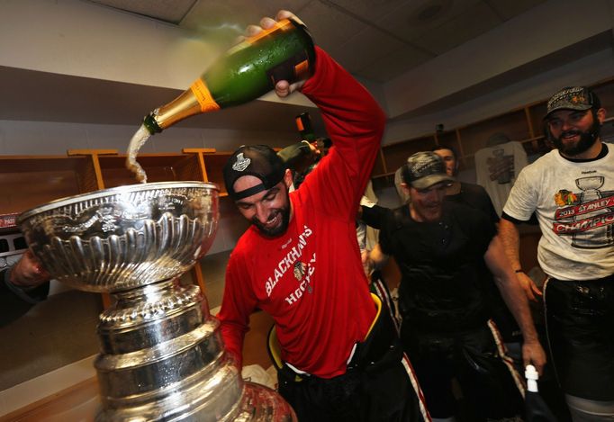 Michal Rozsíval slaví Stanley Cup 2013