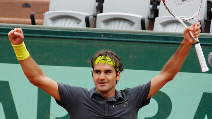 Roger Federer se dokázal dostat ze stavu 0:2 proti Del Potrovi ke "snadné" výhře