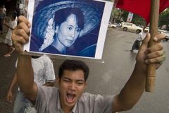 Dialog mezi juntou a opozicí v Barmě ustrnul