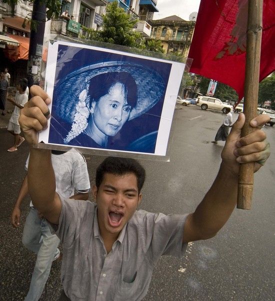 Barma - demonstrace v Rangúnu