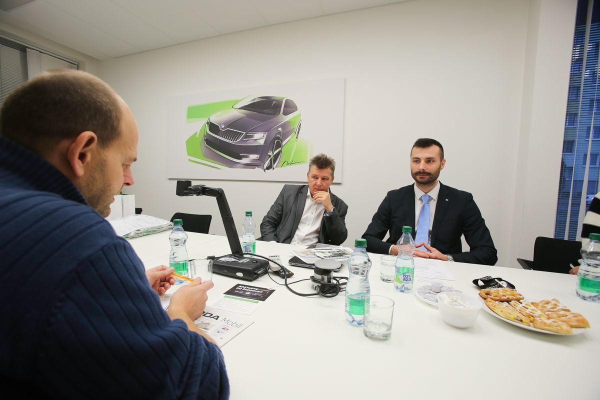 Radek Pecák na den dělníkem ve Škodě v Ml. Boleslavi