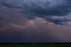 Energetici odstranili poruchy po čtvrtečních bouřkách, řeší ale nové z dneška