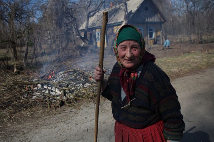 Alla Vudavenko Petrovna, 76, Vesnice Kaprilivka cca 500 metrů od zóny.