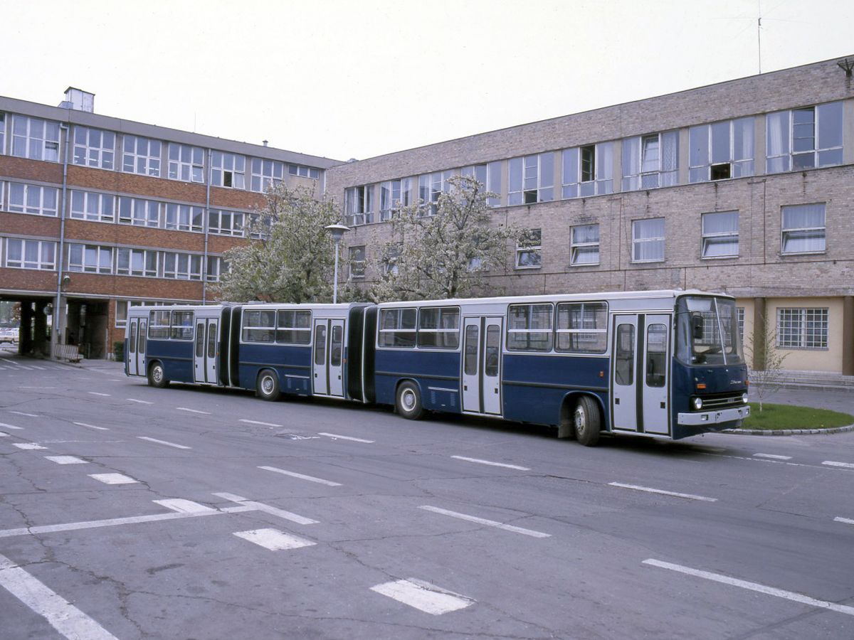 Ikarus 293