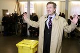 U volební urny. Premiér Dolního Saska Wulff během voleb v lednu 2008.