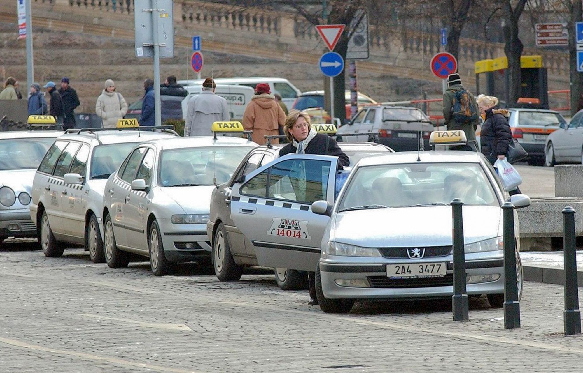 Retro, taxislužba, historie, Československo, Česko, Auto