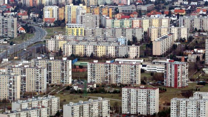 Cena bytů v Praze klesala nejvíc od roku 2005. Pohled na Prahu 4