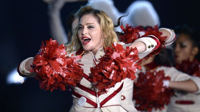 Madonna na archivním snímku z koncertu, ilustrační foto.