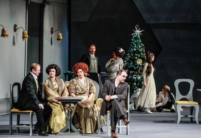 Michal Bumbálek jako Ludwig, Jana Švrtecká v roli Evy, Tereza Groszmannová coby Vilma a Tomáš David v roli Ernsta.