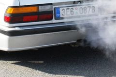 Češi loni kupovali méně ekologická auta než v roce 2008
