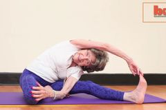 96letá cvičitelka jógy: Na čokoládu a víno nedám dopustit