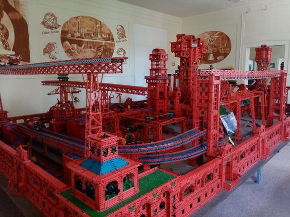 Ocelové město a milión šroubků