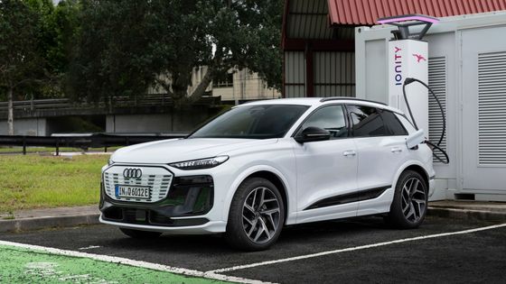 Světla jako zbraň na "Pražáky" a přední kufr za příplatek. Audi přichází s Q6 e-tron