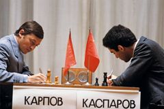 Nikdo nemohl stát stranou. Souboj dvou velikánů proměnil šachy v úžasnou show