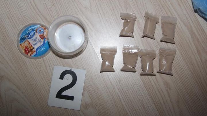 Heroin i pervitin se z ČR do Německa posílají poštou, objednávky jdou přes darknet