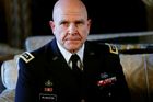 Další Trumpův bezpečnostní poradce bude muset odejít, Pentagon McMasterovi hledá nové místo
