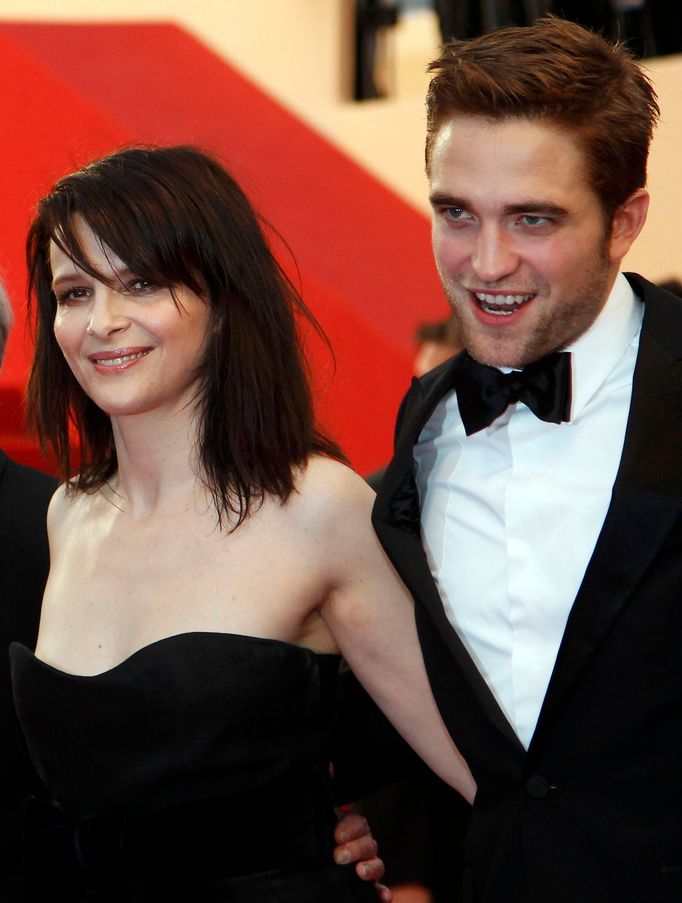 Juliette Binoche, Robert Pattinson