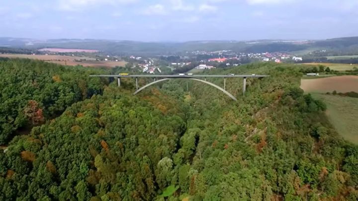 Silničáři vyhlásili soutěž o nejvyšší most. Obchvat vyvede dopravu z Plas na Plzeňsku