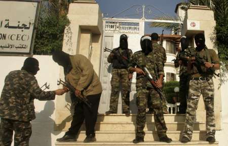 Ozbrojenci strany Fatah brání registraci kandidátek před volebními místnostmi v Gaze a západním břehu Jordánu