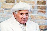 Od roku 2013 žil ve vatikánském klášteře Mater Ecclesiae a ve svých 95 letech se stal nejdéle žijícím papežem v dějinách Svatého stolce.