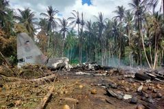 Na Filipínách se zřítilo vojenské letadlo s 92 lidmi, nejméně 29 zemřelo