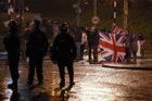 Belfast stále bojuje o vlajku, nepokoje nekončí