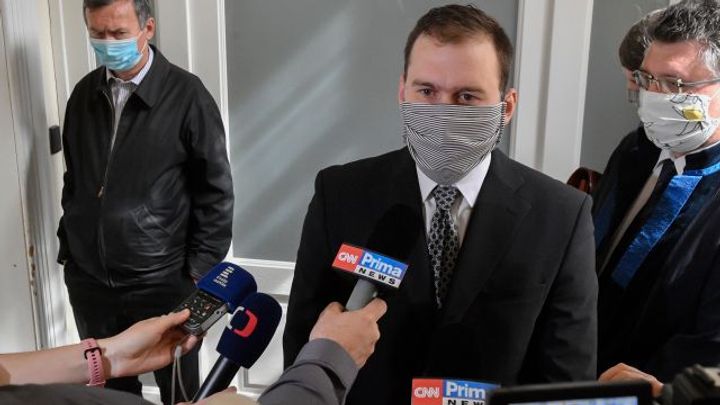 Za letáky oslavující smrt českých vojáků dostal podmínku. Jsem proti válce, hájil se