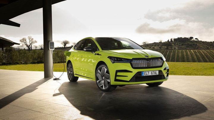 Prodeje elektromobilů na českém trhu rostou. Hybridy do zásuvky už ale netáhnou; Zdroj foto: Škoda Auto