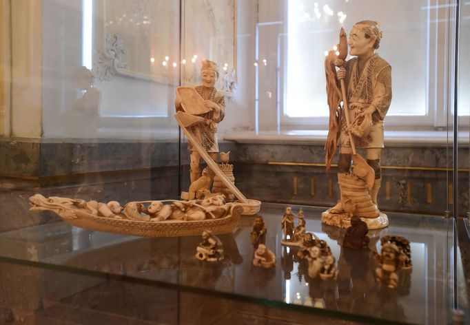 Slonovinové sošky z takzvaného Prečanova pokladu.