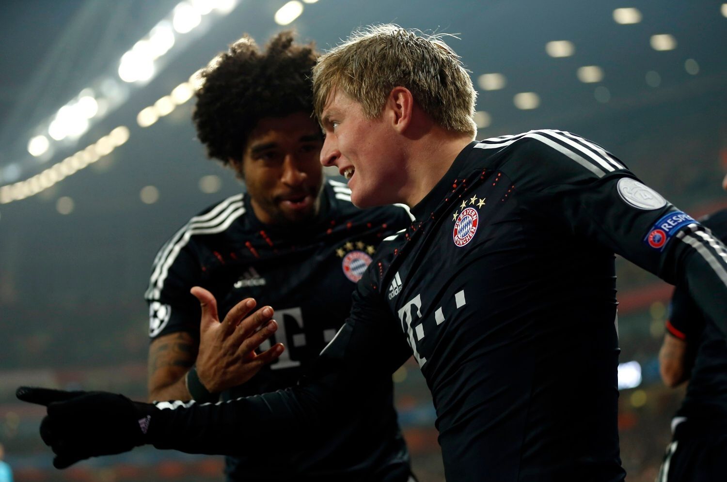 Fotbal, Liga mistrů Arsenal - Bayern: Toni Kroos (vpravo) se raduje