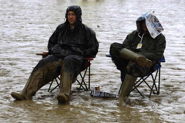 Festival v Glastonbury 2007: Návštěvníci se museli potýkat s bahnem a špatným počasím