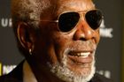 Morgan Freeman čelí obvinění z nevhodného chování k ženám, osmdesátiletý herec se omluvil
