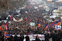 Výsledek nočních protestů v Arménii: osm mrtvých