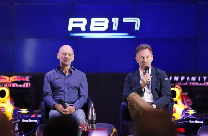 Adrian Newey a Christian Horner při představení projektu hyperauta Red Bull RB17