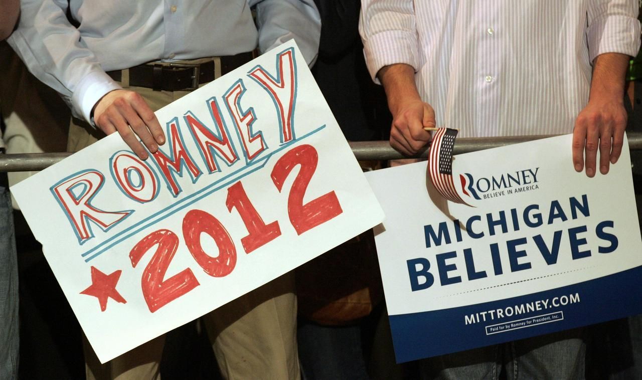 Příznivci Mitta Romneyho v michiganském Royal Oak