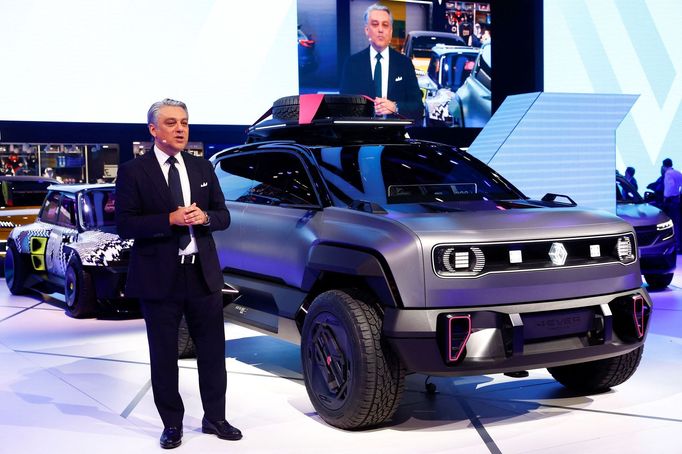 Renault's Chief Executive Luca De Meo speaks next to the unveiled Renault 4 electric at 2022 Paris Auto Show, France October 17, 2022. REUTERS/Stephane Mahe