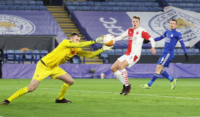 Ondřej Kolář, David Zima a Jamie Vardy v odvetě  2. kola  Evropské ligy Leicester  - Slavia