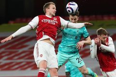 Arsenal před duelem se Slavií prohrál ve šlágru s Liverpoolem, doma dostal tři góly