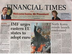 Mezinárodní měnový fond vyzývá východní Evropu k přijetí eura. Vypuštění severokorejské rakety se setkalo s odsouzením. Na amerického prezidenta čekají doma problémy - pokud nezvýší daně, nebude mít na státní výdaje, konstatuje na titulní stránce deník Financial Times. Po Obamově pražském projevu jako by se slehla zem.