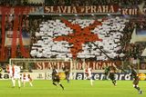 Fanoušci Slavie na svůj klub nezanevřeli ani v posledním zápase základní skupiny Ligy mistrů, ve kterém už slávistům šlo jen o prestiž a peníze