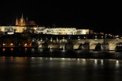 Turistů do Česka přijelo víc, zůstávají ale kratší dobu