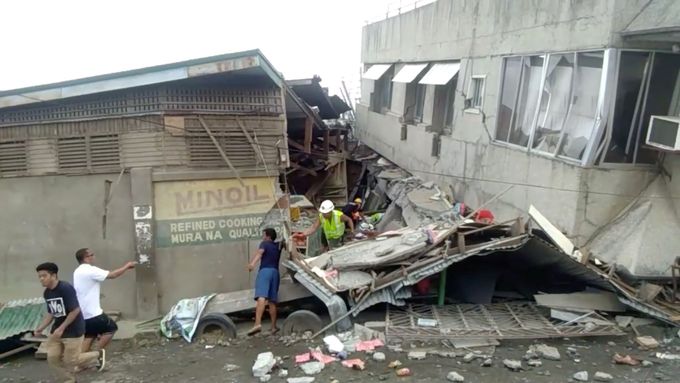 Následky zemětřesení na trhu v Padadě, Filipíny