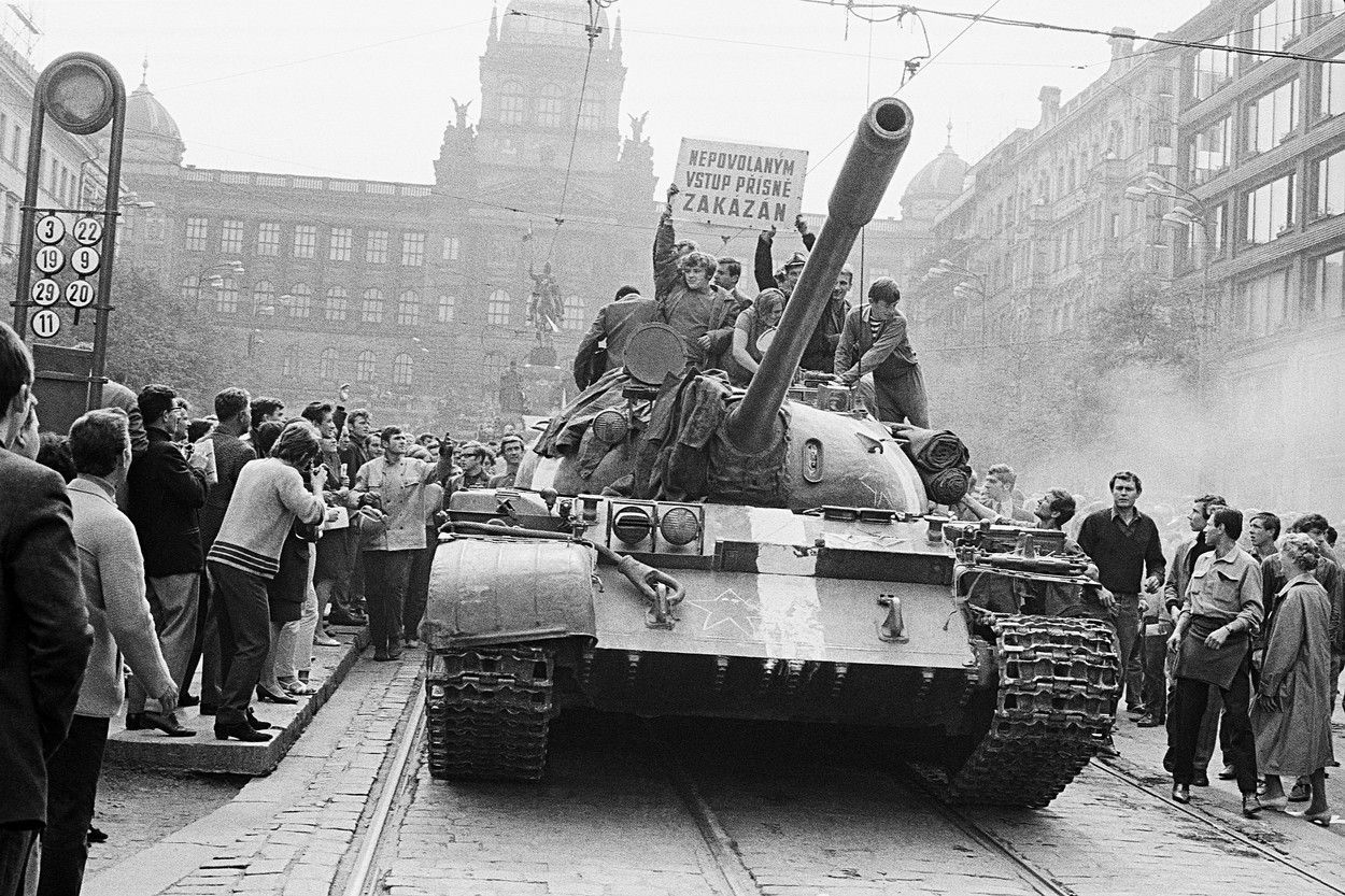 Praha, Václavské náměstí, srpen 1968, okupace, tank