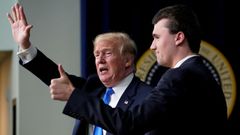 Charlie Kirk (vpravo) s Donaldem Trumpem