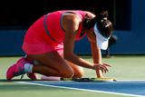 Čínská tenistka Pcheng Šuaj ve druhém setu zápasu proti Dánce Caroline Wozniacké zkolabovala.