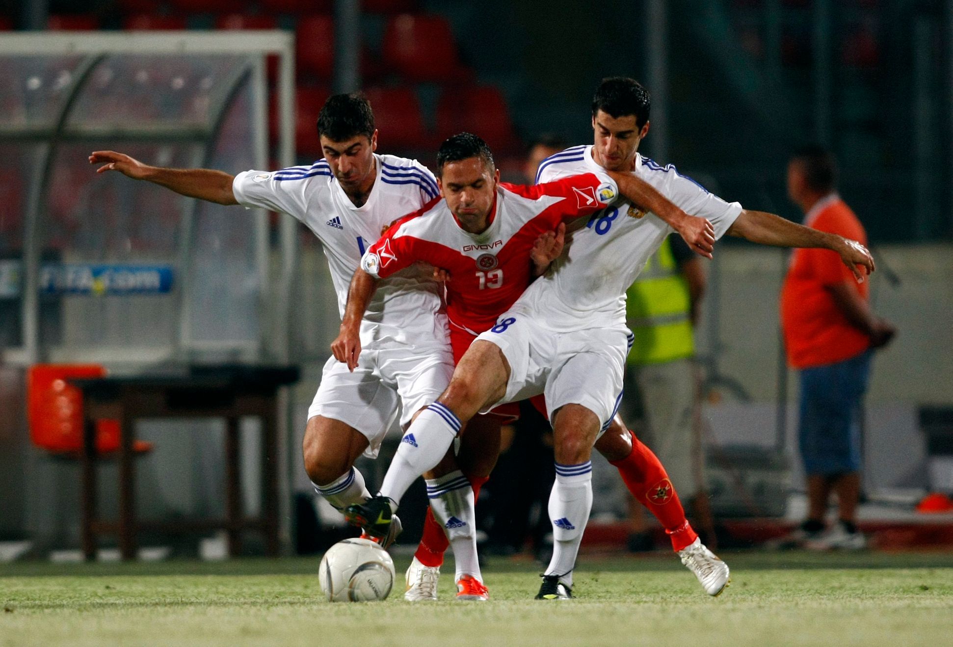 Malta - Arménie (Artak Edigaryan, Henrikh Mkhitarian, Andre Schembri) kvalifikace MS 2014